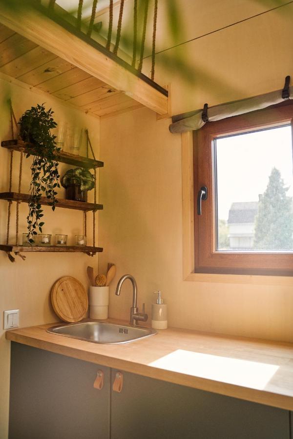 Tiny House Oerebro Orebro Exterior photo